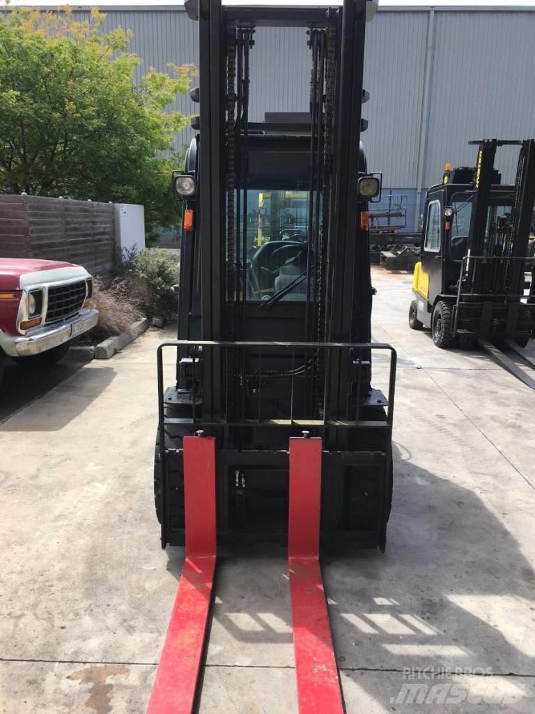 Hyster H3.0TX LPG trucks