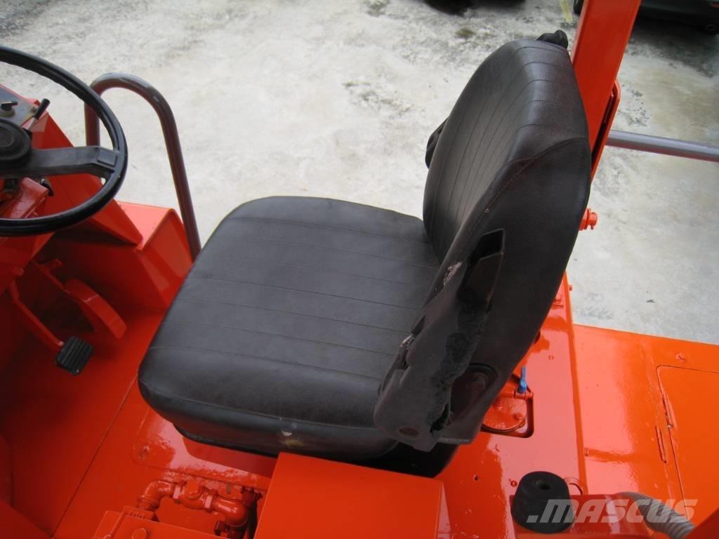Sakai TZ 701 Pneumatic tired rollers