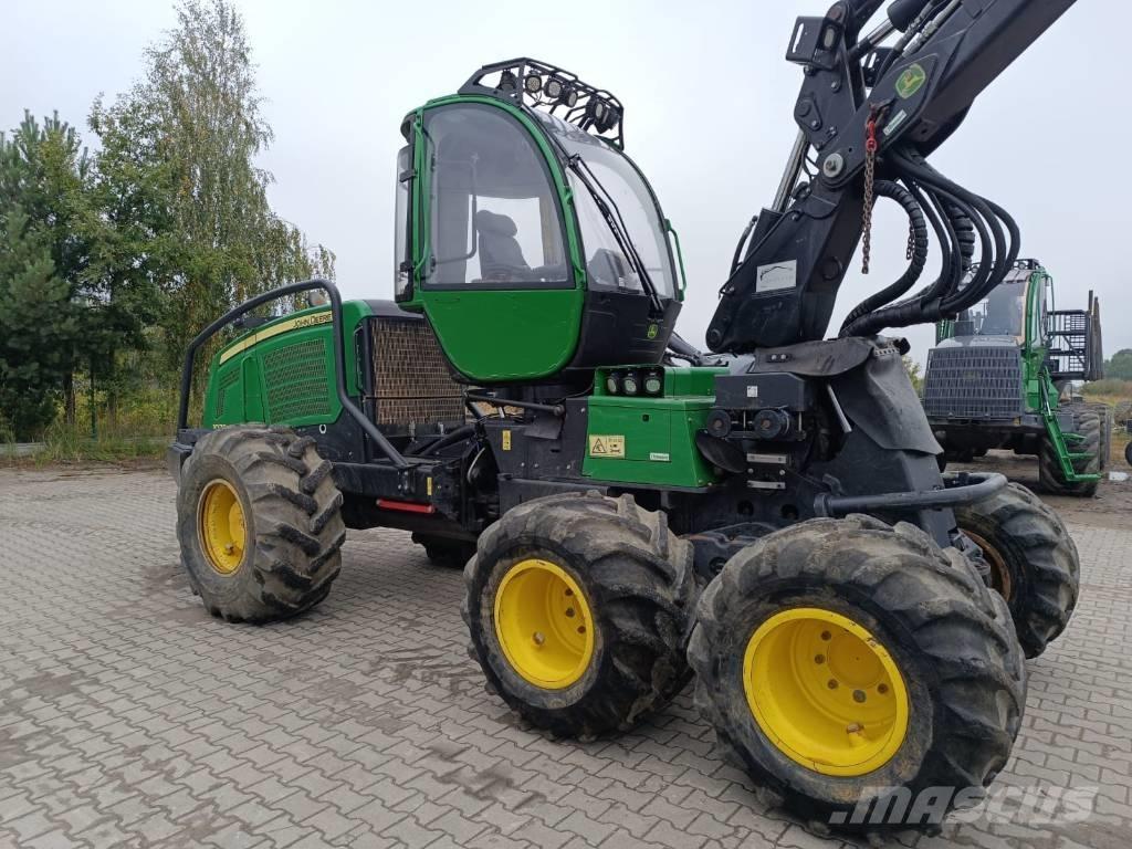 John Deere 1070 E Harvesters