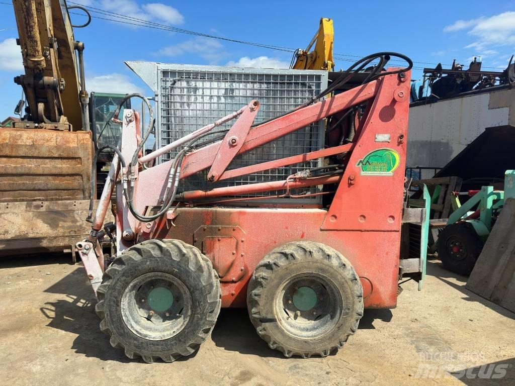 Unirak 600 Skid steer loaders