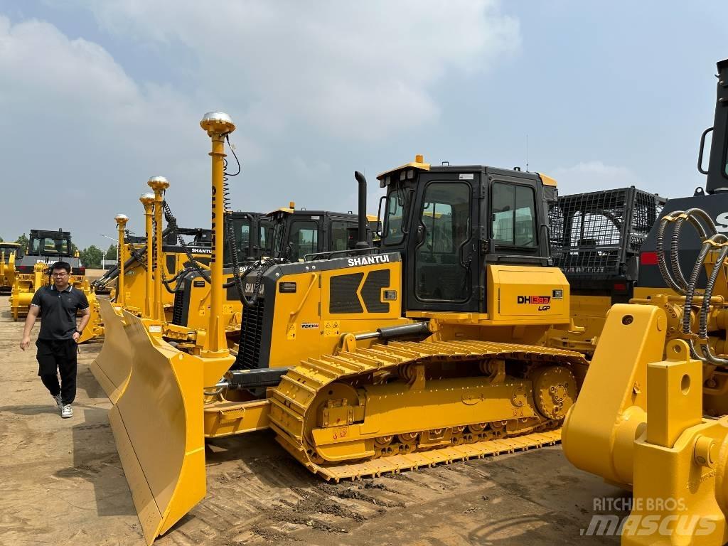 Shantui DH13 Crawler dozers