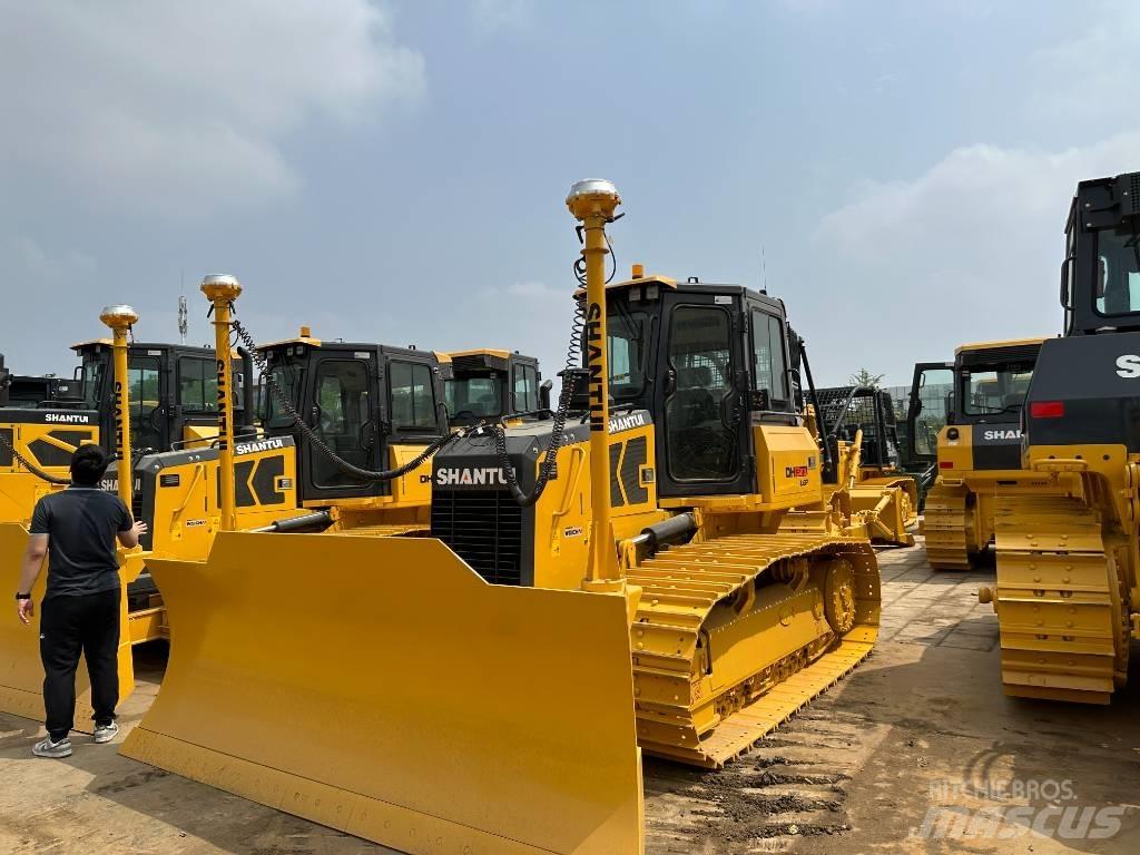 Shantui DH13 Crawler dozers