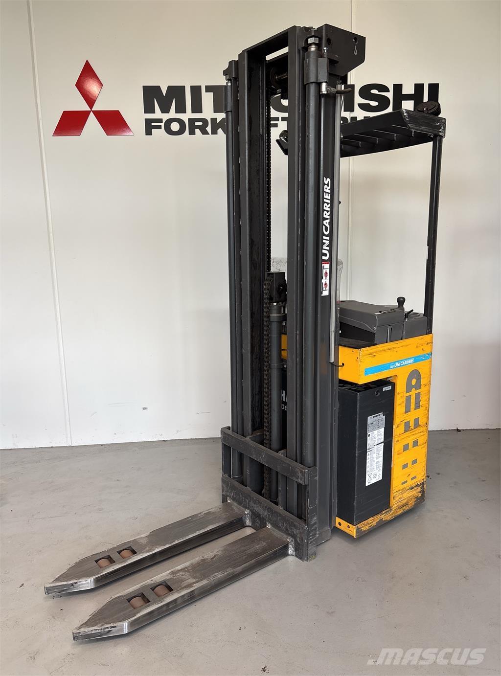 Atlet ASN200 Self propelled stackers