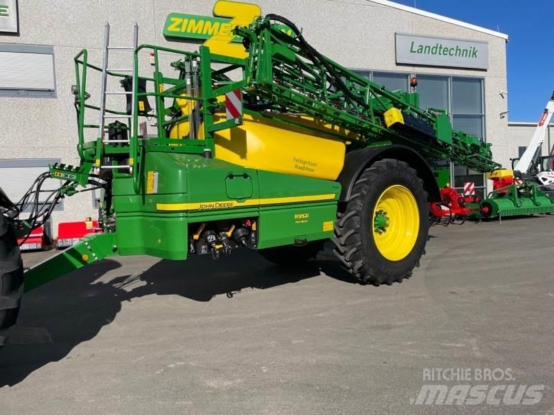 John Deere R952i Trailed sprayers
