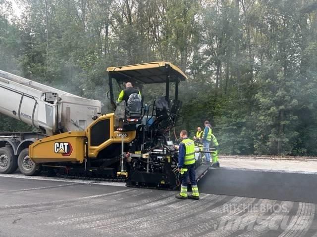 CAT AP 555 Asphalt pavers