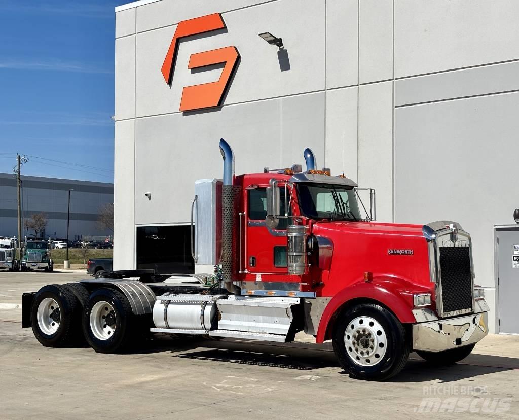 Kenworth W 900 Prime Movers