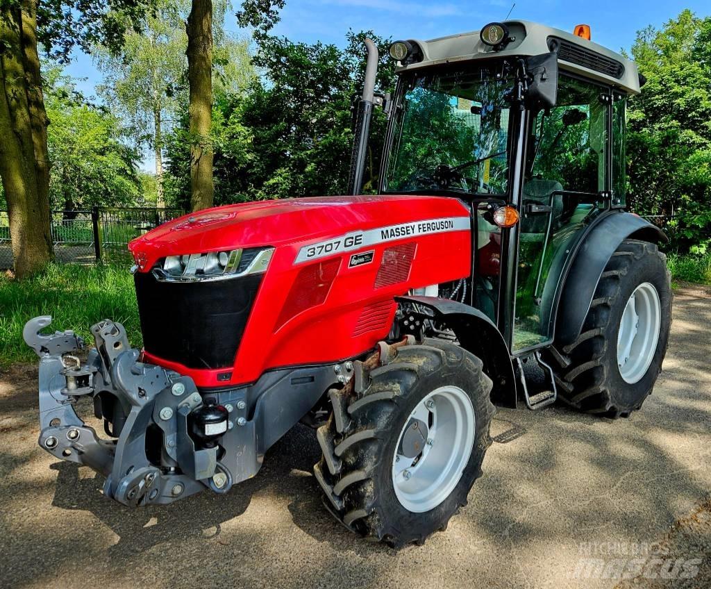 Massey Ferguson 3707 Tractors