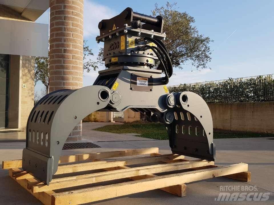 CM G140 Grapples