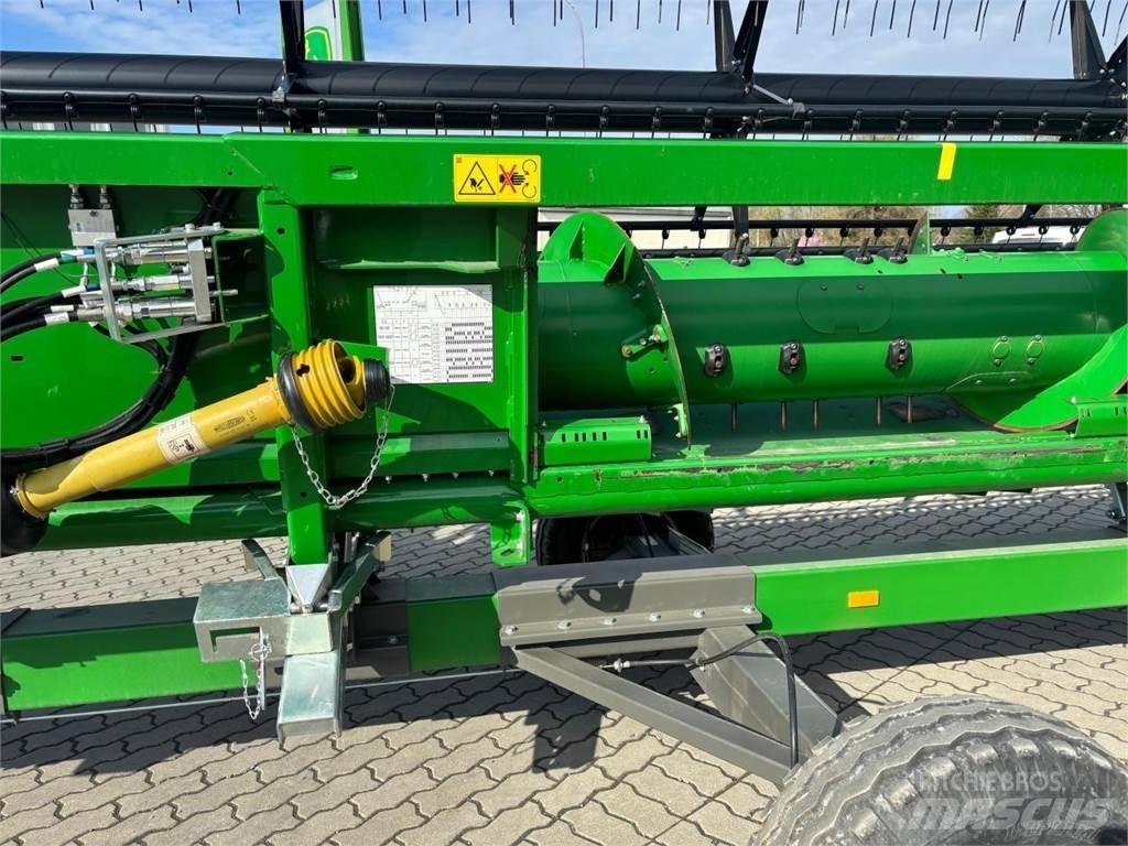John Deere T550 Combine harvesters