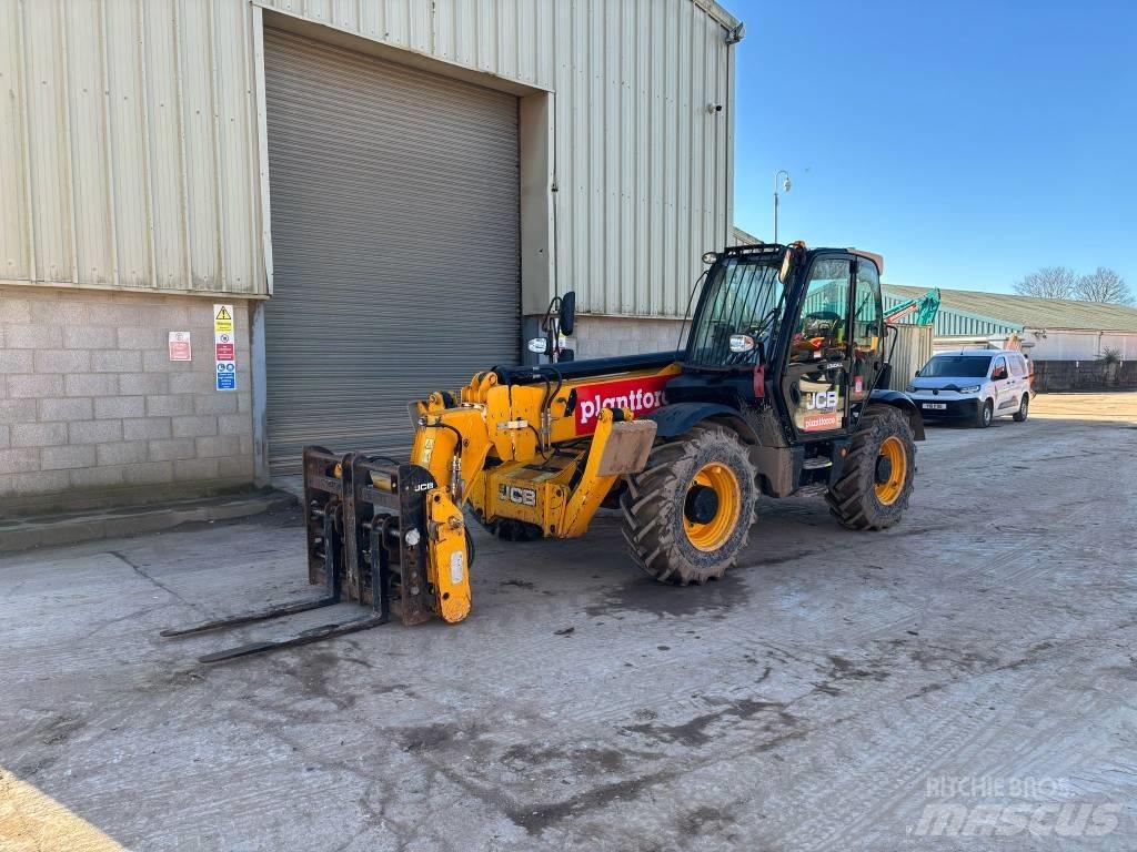 JCB 540-140 Hi Vis Telescopic handlers