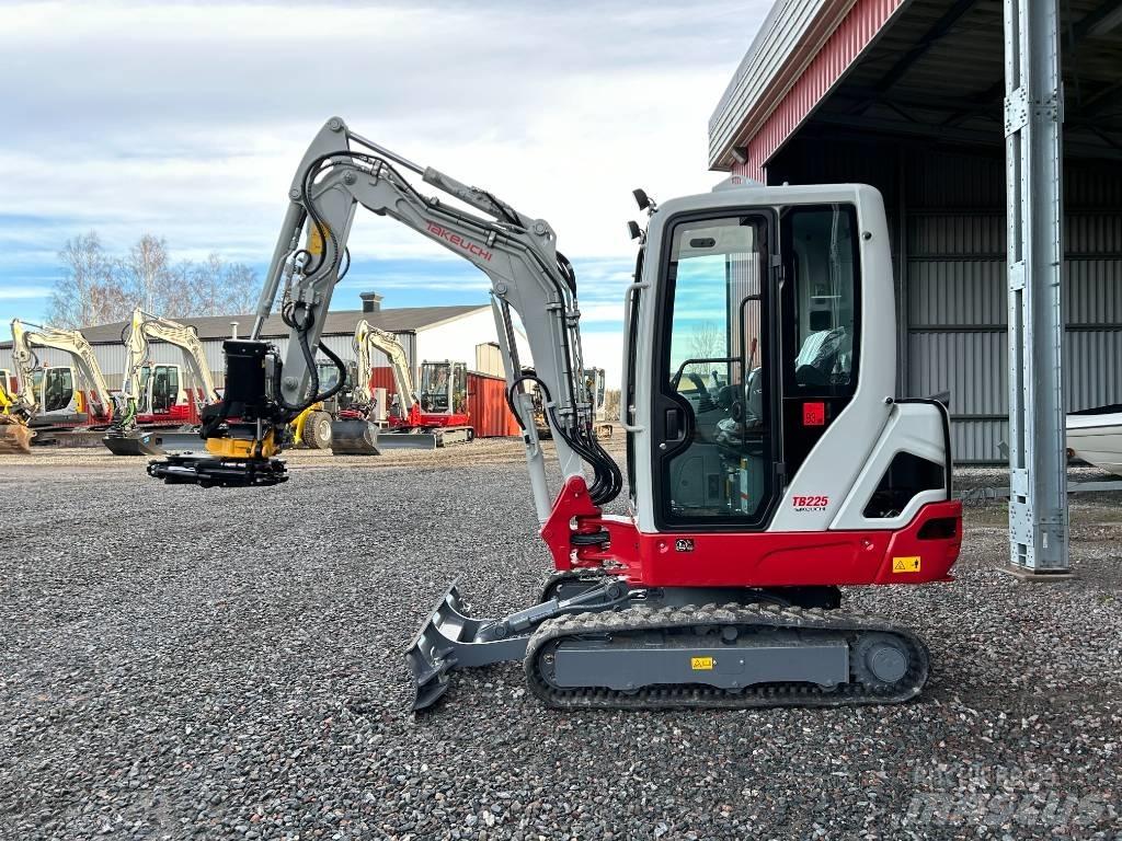 Takeuchi TB225 Mini excavators < 7t (Mini diggers)