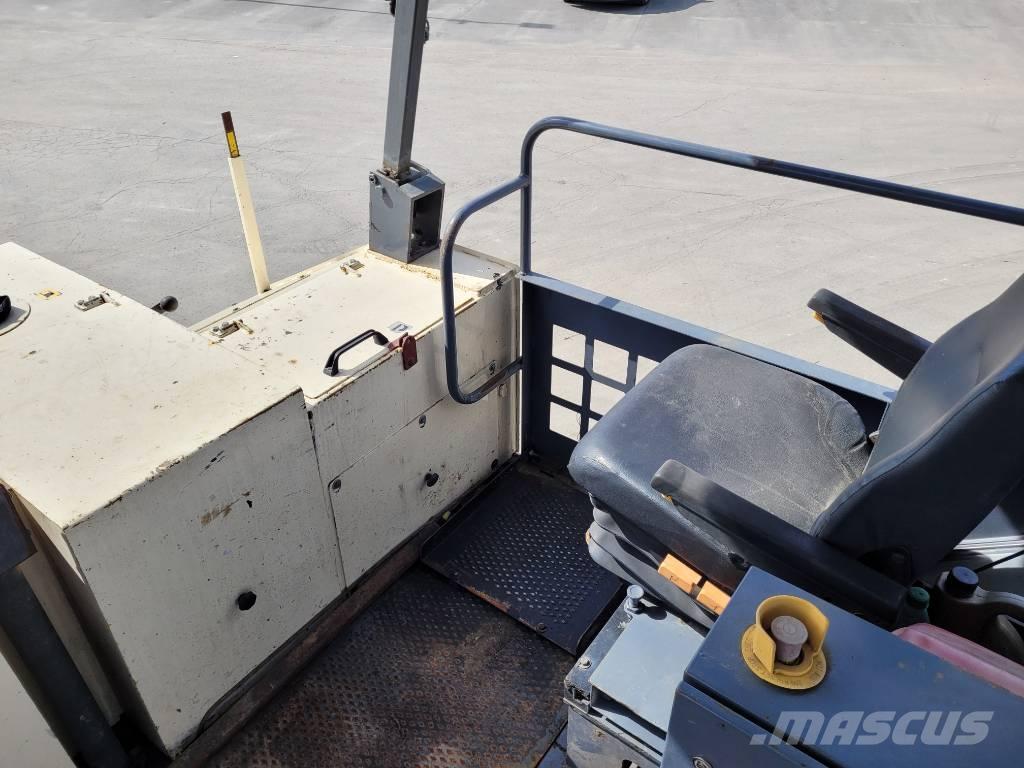 ABG Titan 326 Asphalt pavers