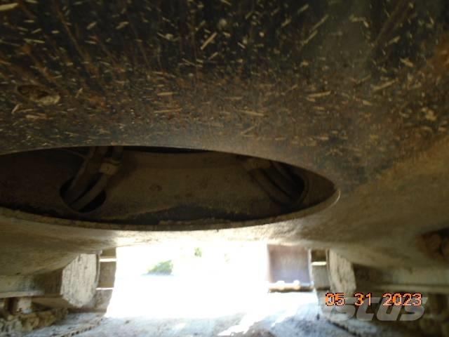 John Deere 225 DLC Crawler excavators