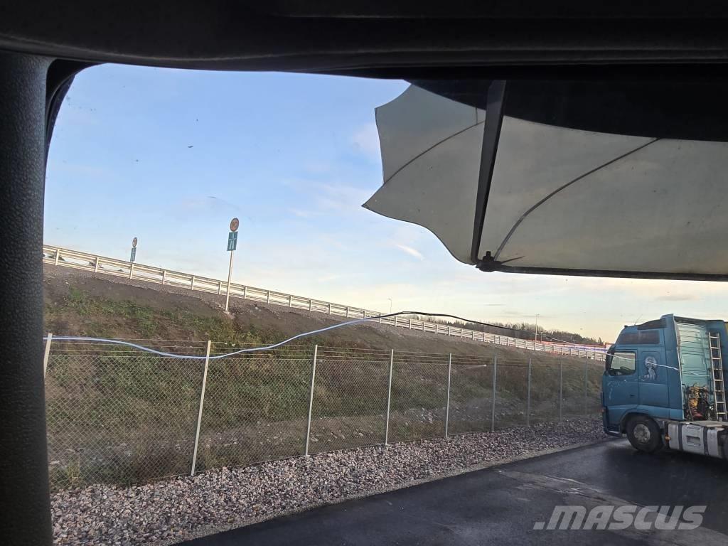 Volvo FM 330 Box trucks