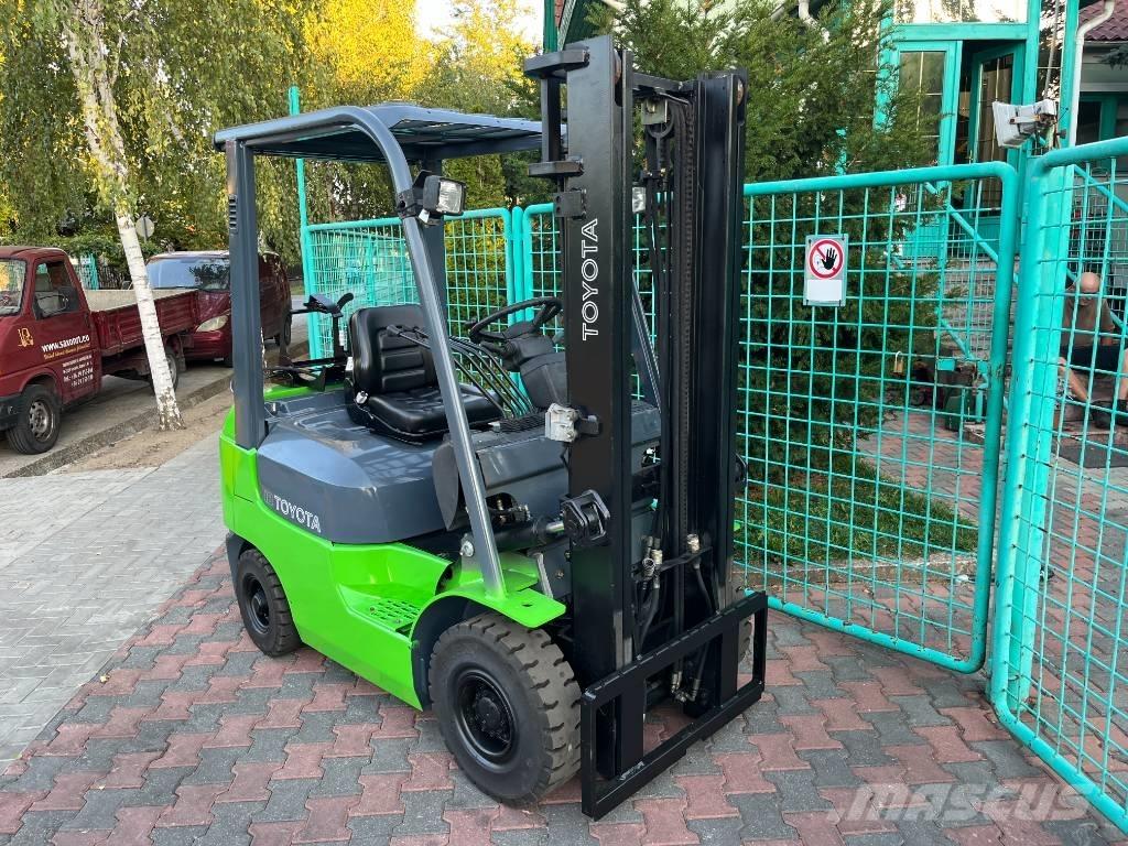 Toyota 7FGF18 V-1769 LPG trucks