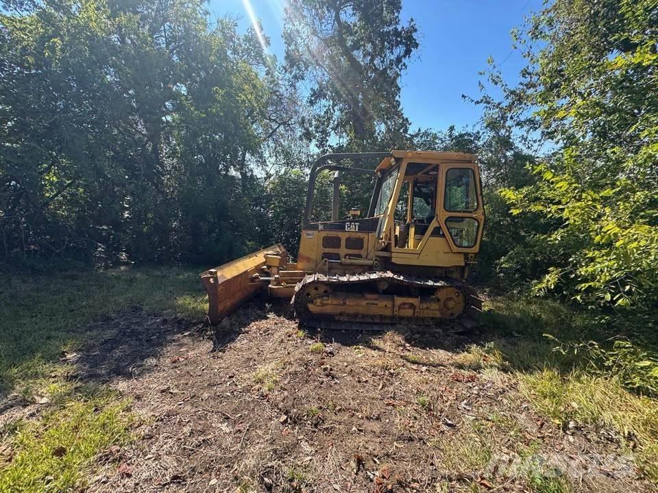 CAT D4C Crawler dozers