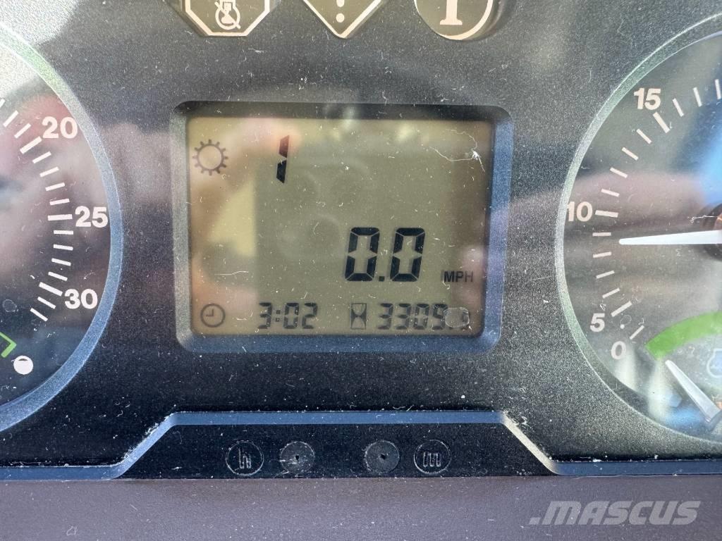 John Deere 6120 Tractors