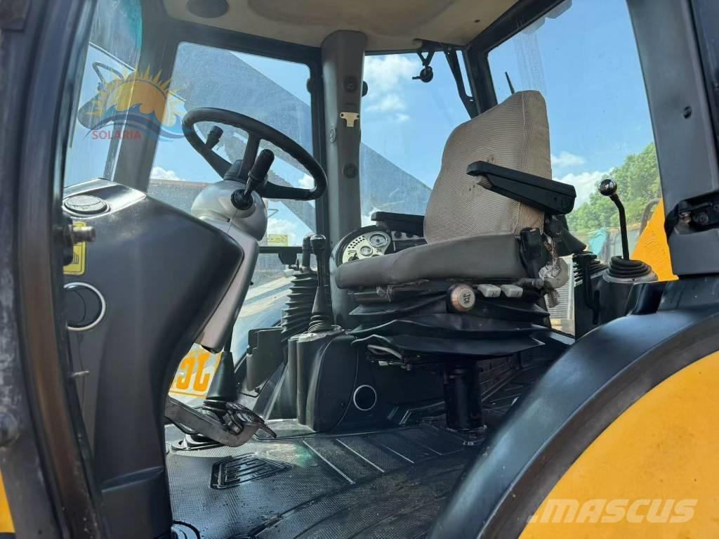 JCB 3 CX Backhoe