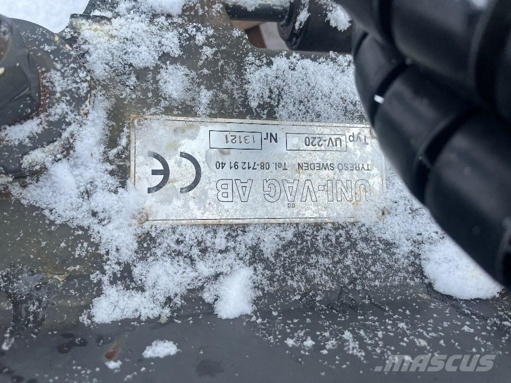 Uni-väg UV-220 Snow groomers