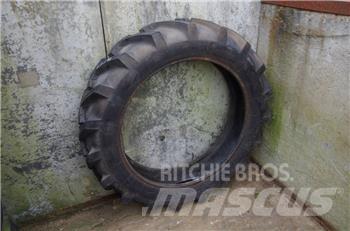 Stomil 9.5 R 32 Tyres, wheels and rims