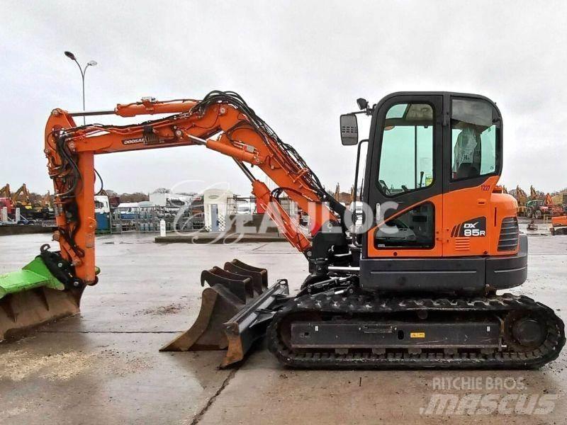 Doosan DX85R Crawler excavators