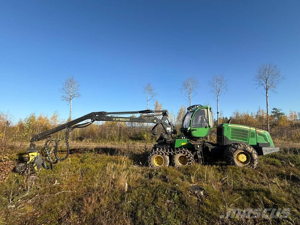 John Deere 1070 E Harvesters