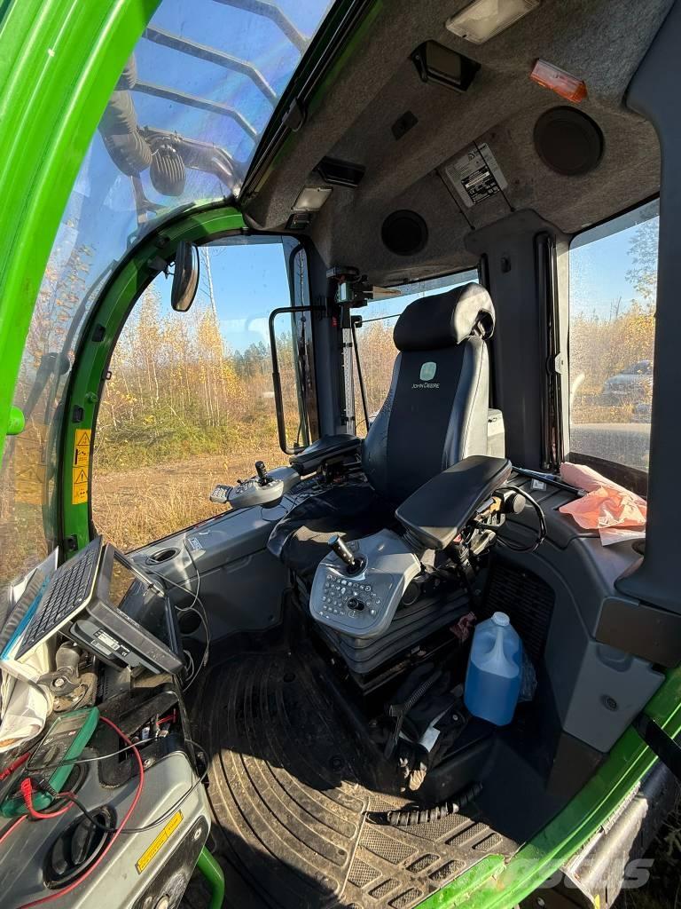 John Deere 1070 E Harvesters