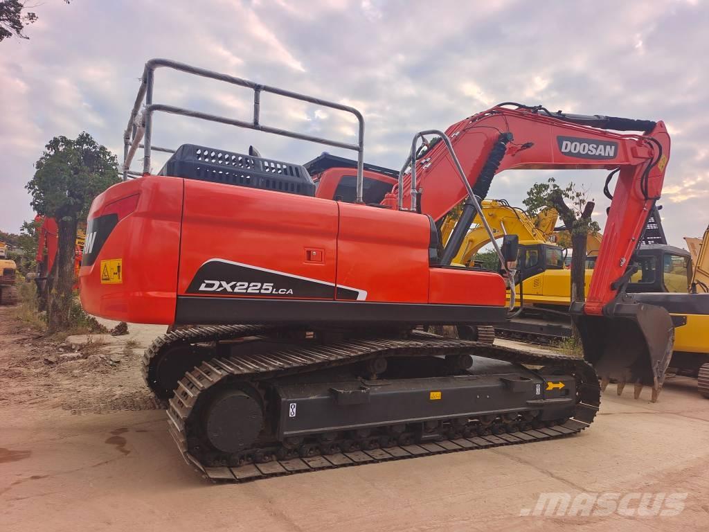 Doosan DX 225 LCA Crawler excavators