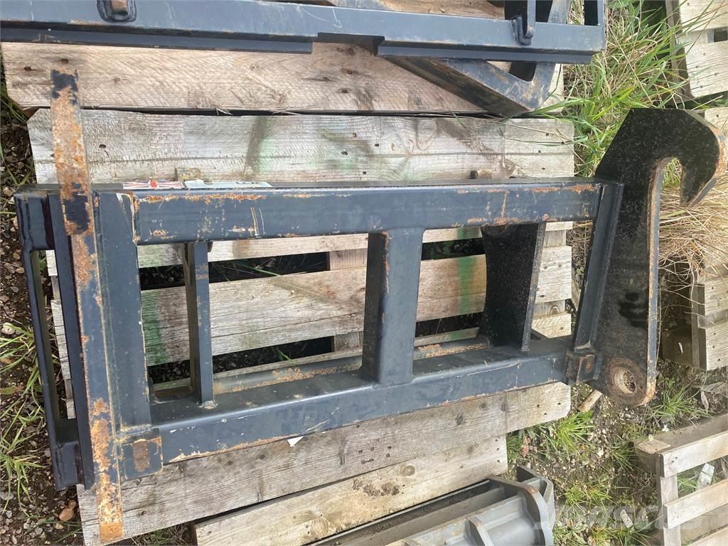  ADAPTOR PLATE Farm machinery