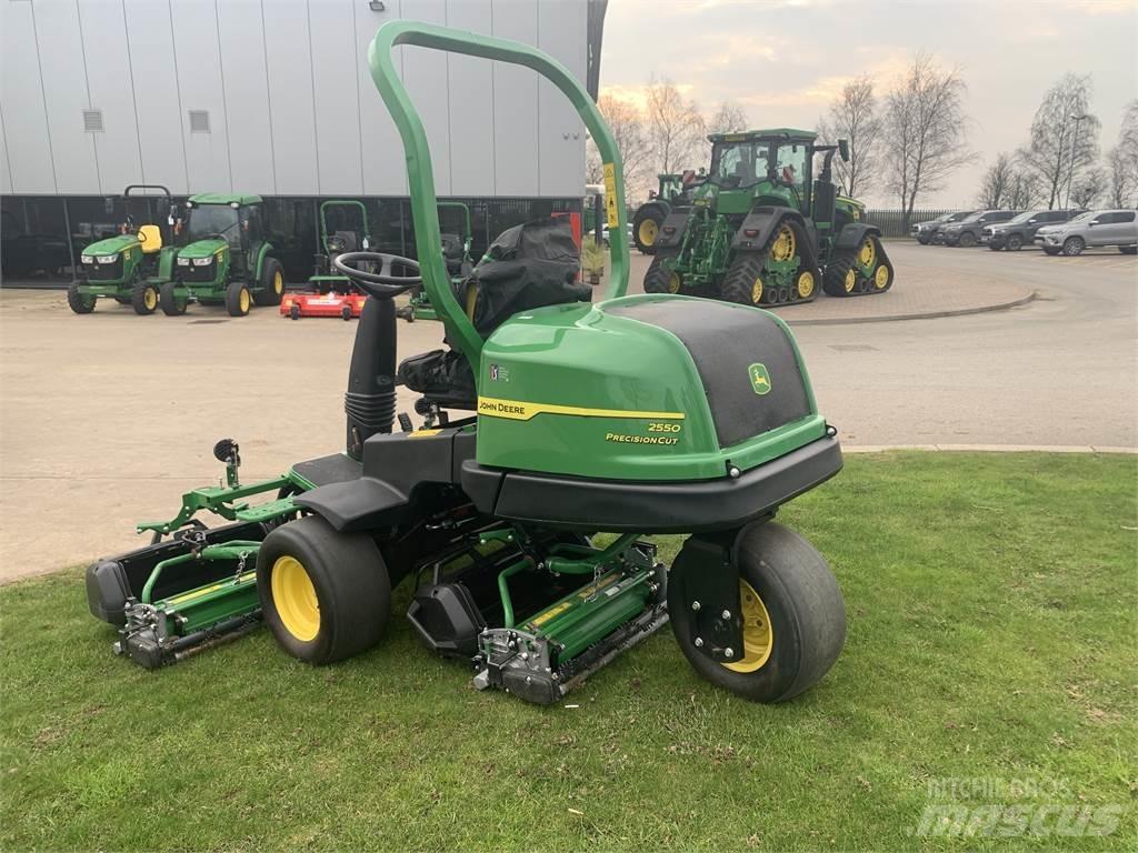 John Deere 2550 Farm machinery