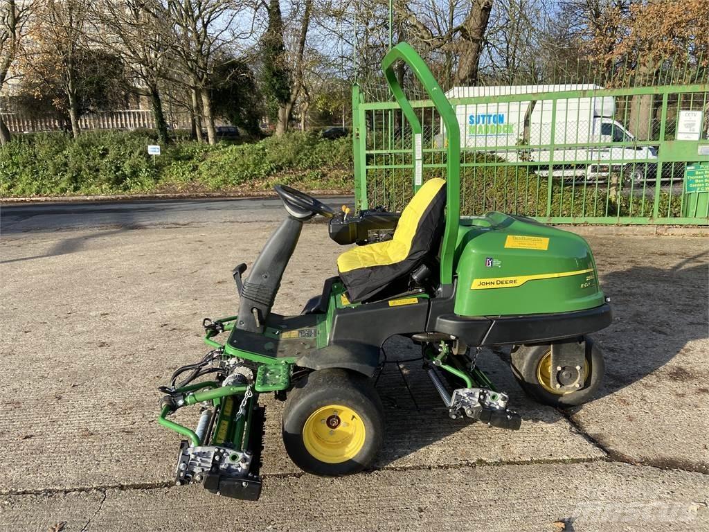 John Deere 2550E Farm machinery