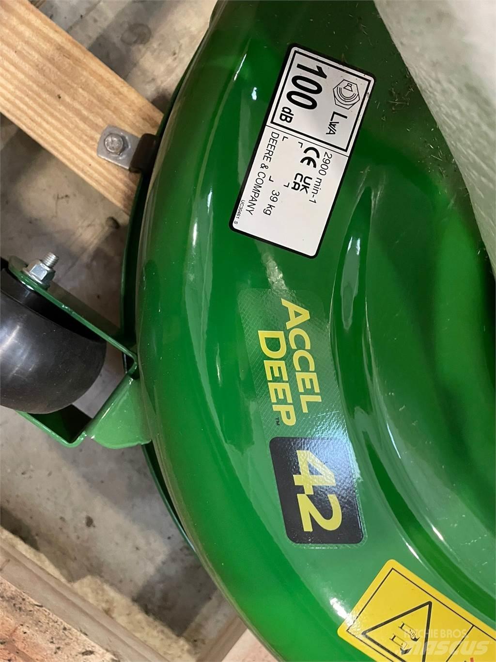 John Deere 42A Farm machinery