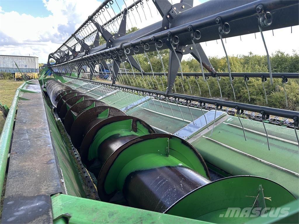 John Deere 635PF Combine harvesters