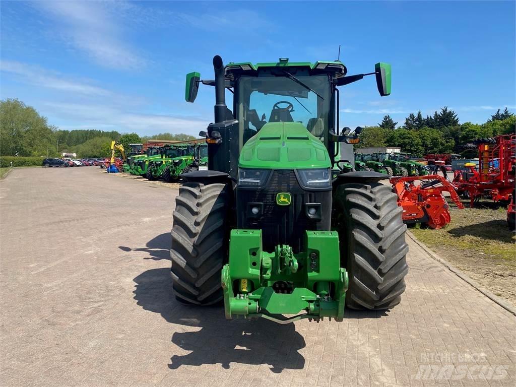 John Deere 8R370 Farm machinery