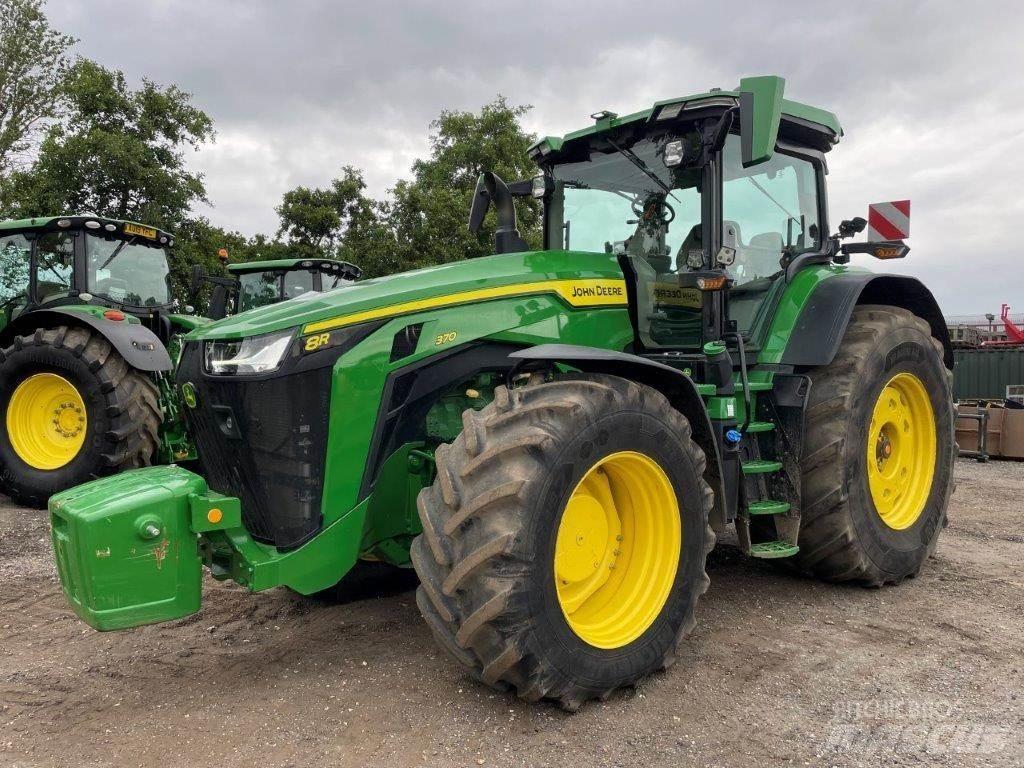 John Deere 8R370 Farm machinery