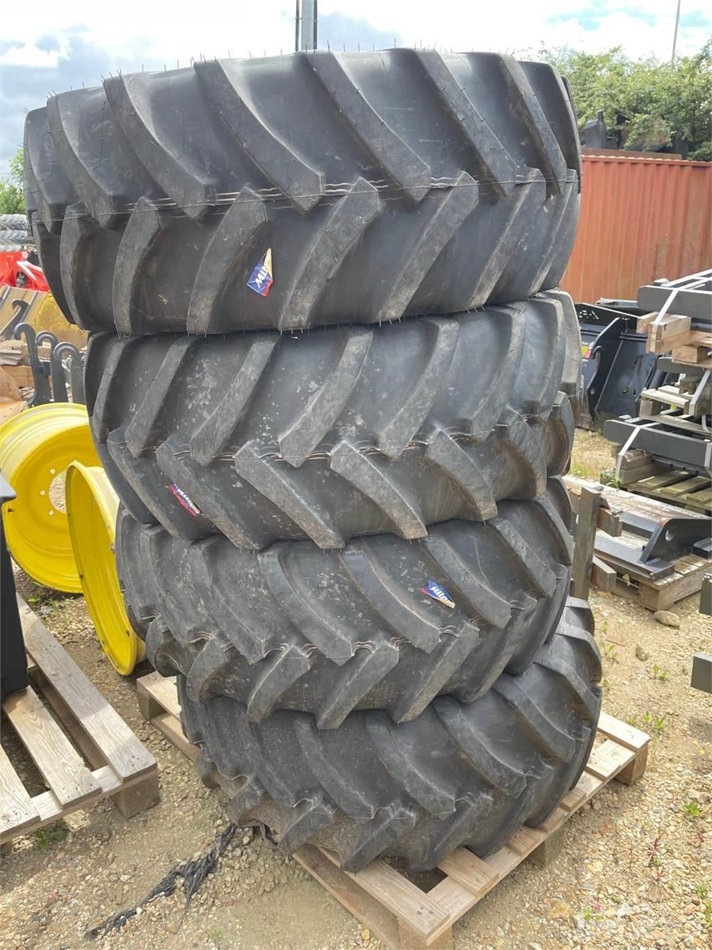 John Deere TYRES Farm machinery