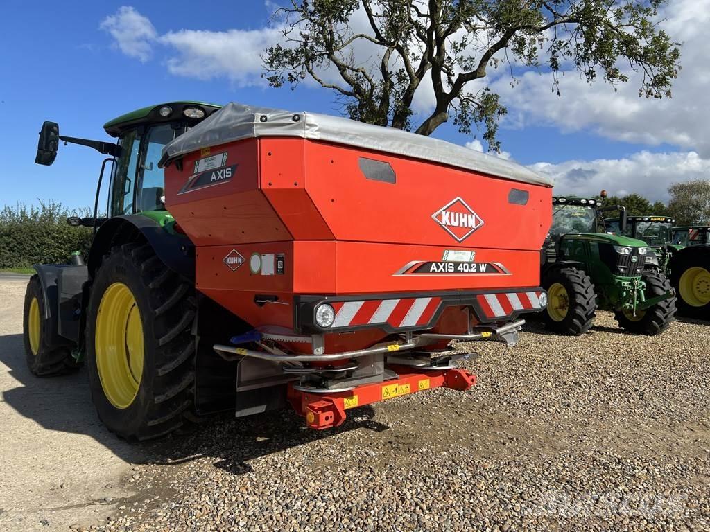 Kuhn 40.2W Mineral spreaders