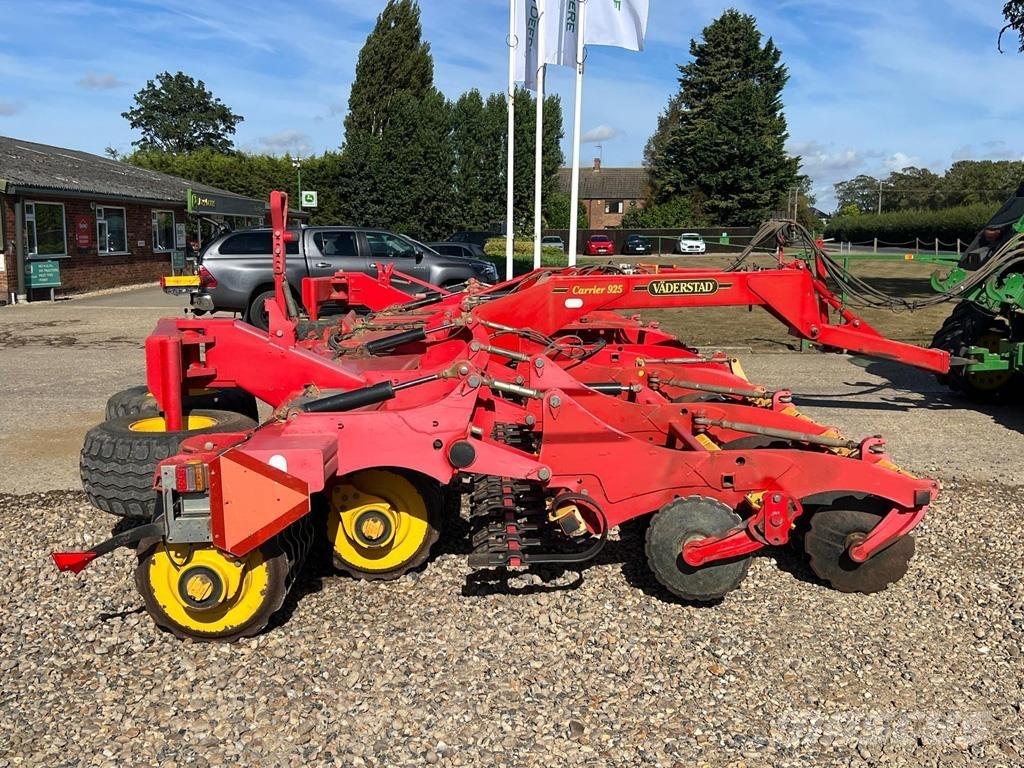 Väderstad CR925 Ploughs