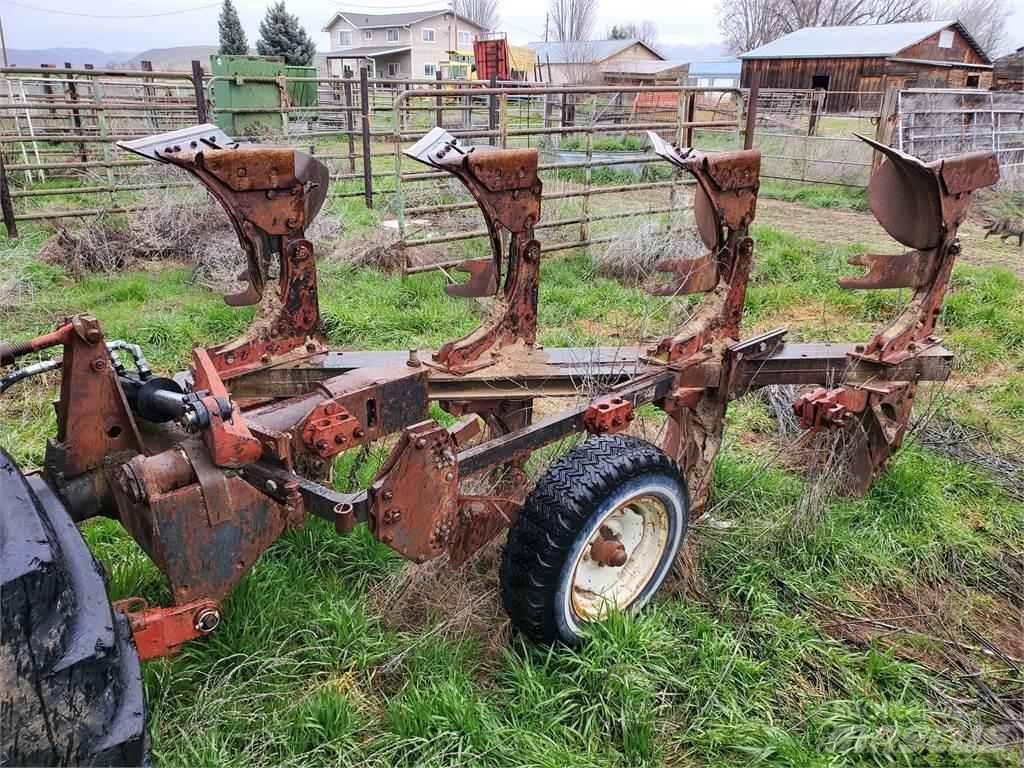 Ace 4 Bottom Ploughs