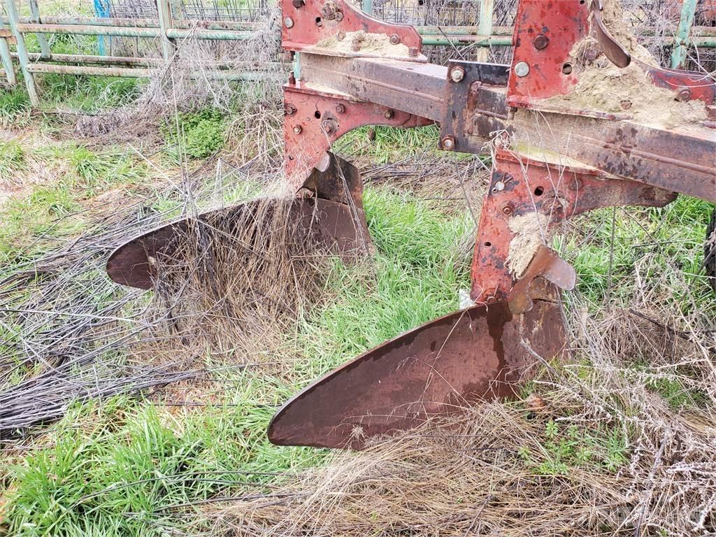 Ace 4 Bottom Ploughs