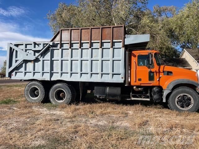 Mack GU713 Other trucks