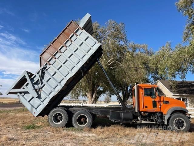 Mack GU713 Other trucks