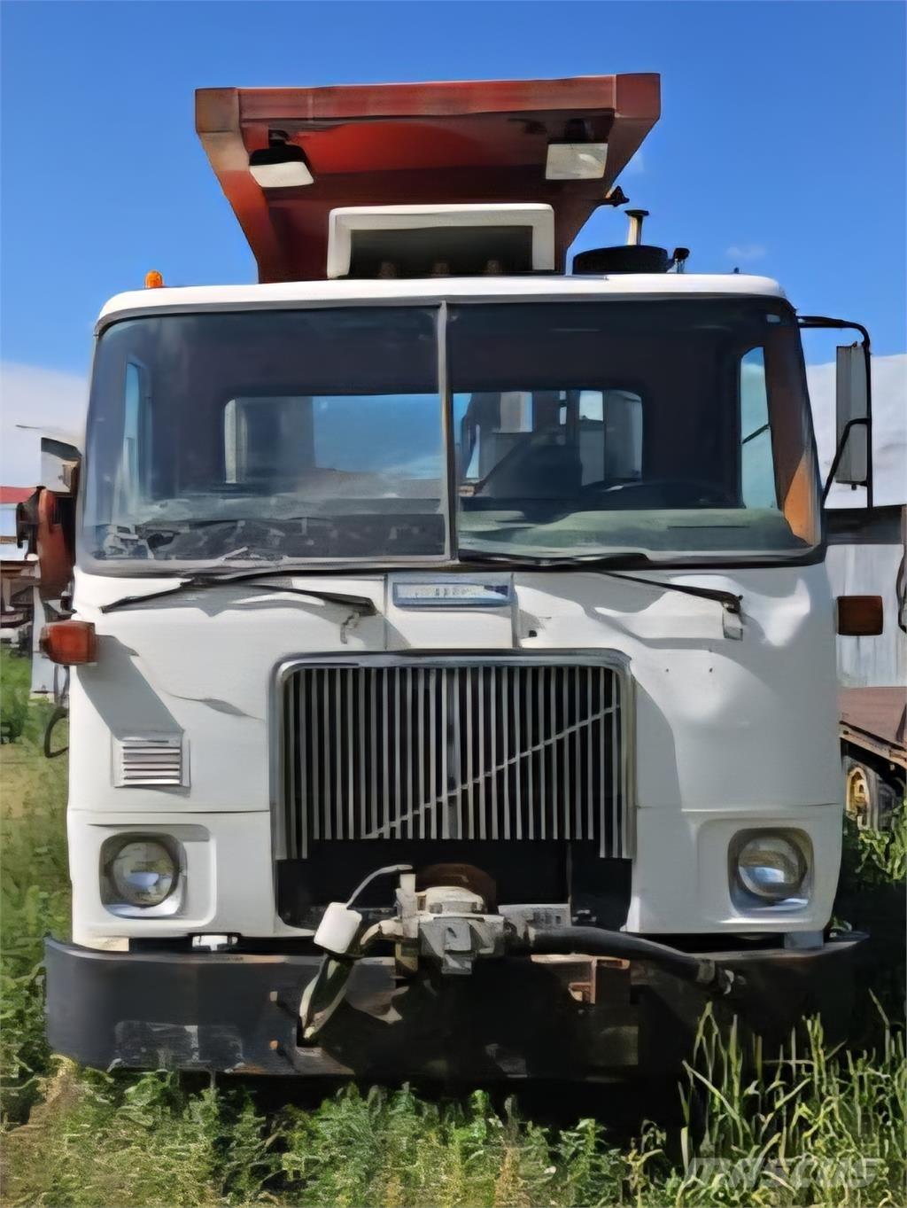  Ton-Right 890 Bale clamps