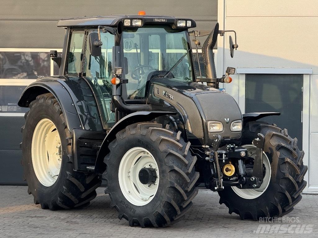 Valtra N 122 V Tractors