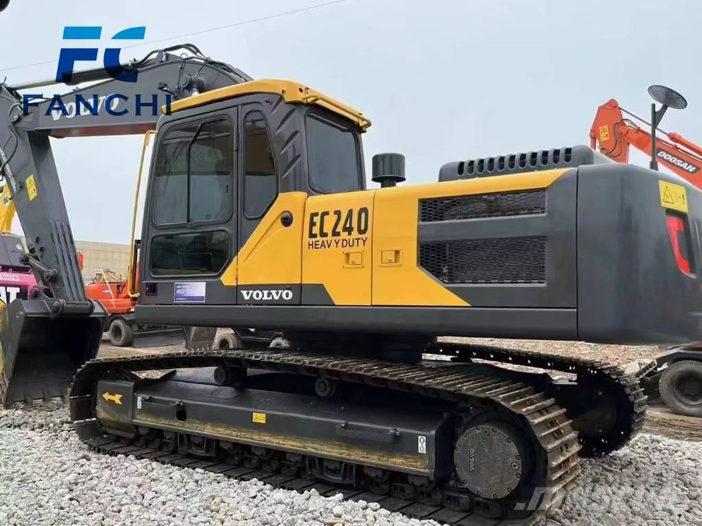 Volvo 240 Crawler excavators