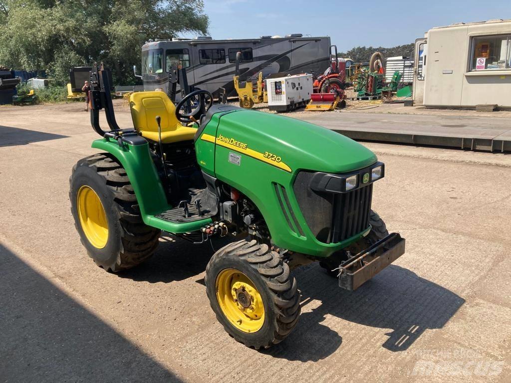 John Deere 3720 Tractors