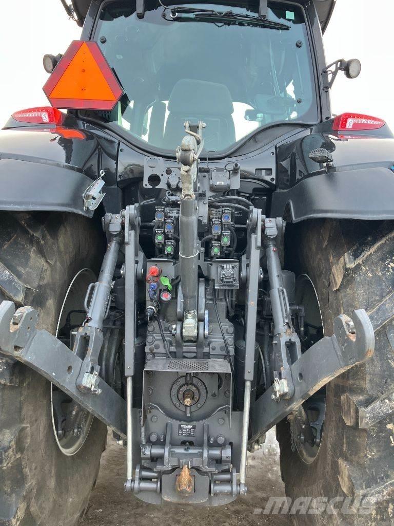 Valtra Q305 Tractors