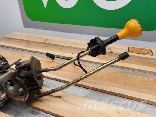 JCB 537-125 joystick Cabins and interior