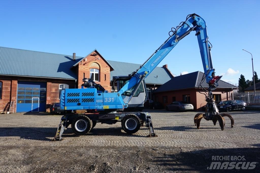 Fuchs MHL 331 Waste / industry handlers
