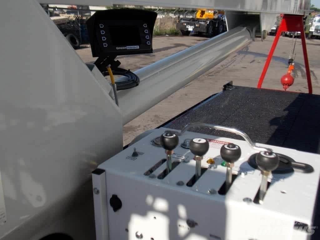 Elliott 30105 Truck mounted cranes
